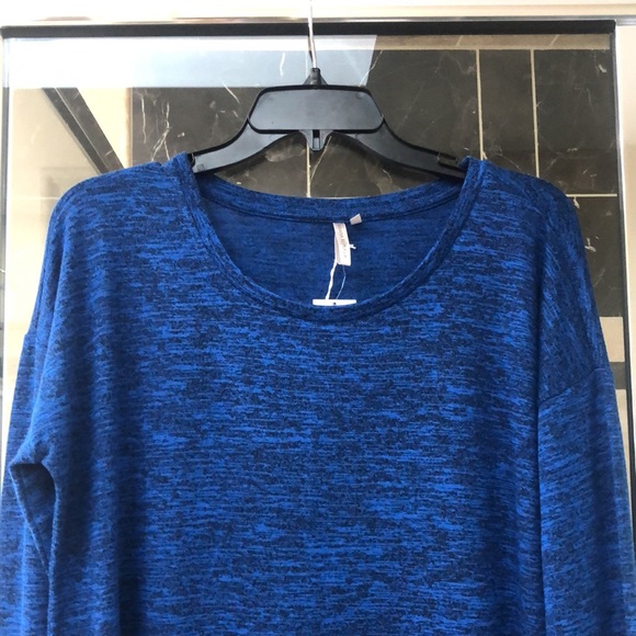Banana Republic blue top, size M, new with tag. - Picture 2 of 7